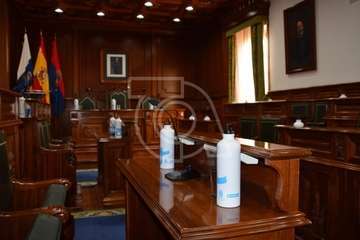 El Pleno de Telde abandona el plástico (Foto TA)